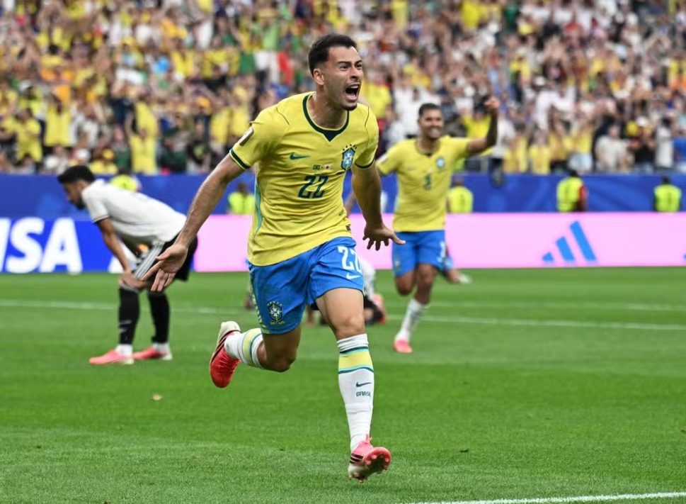 De virada, Brasil vence Japão por 2 a 1 e vai às oitavas de final da Copa do Mundo