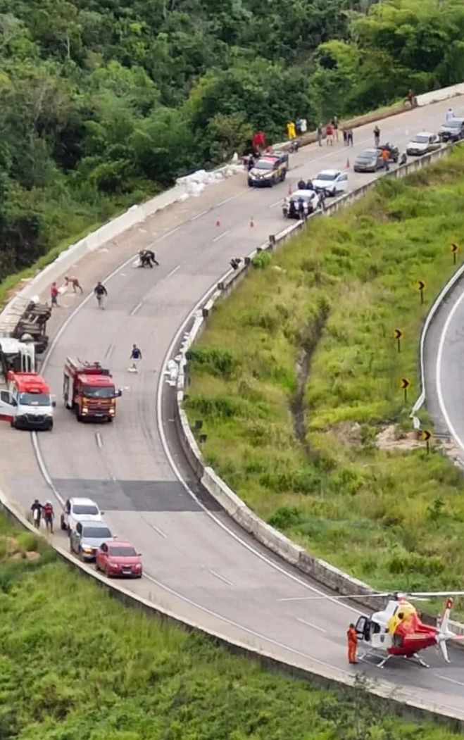 Motorista morre após capotamento na BR-101 entre Teotônio Vilela e Junqueiro