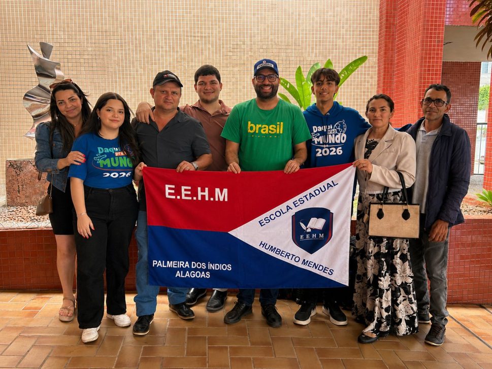 Estudantes da E. E. Humberto Mendes embarcam para intercâmbio na Inglaterra pelo programa Daqui para o Mundo