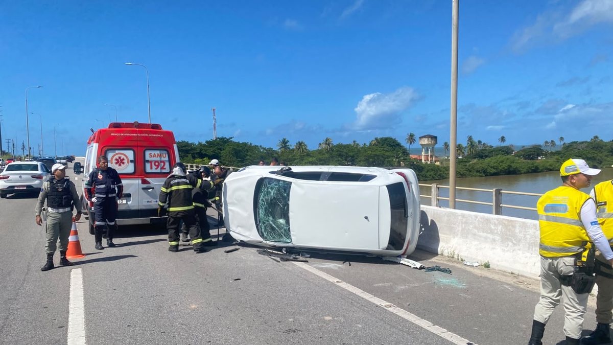 Casal de ciclistas é atropelado na Ponte Divaldo Suruagy