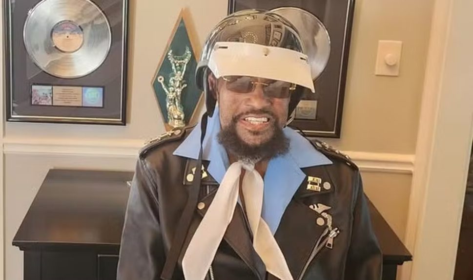 Morre Victor Willis, coautor de ‘Y.M.C.A.’ e vocalista do Village People, aos 74 anos
