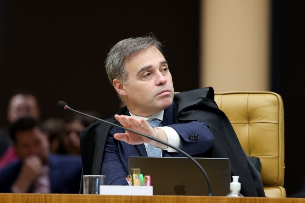 Mendonça diz à PF que não conseguiu acessar celular de Vorcaro e pede ajuda