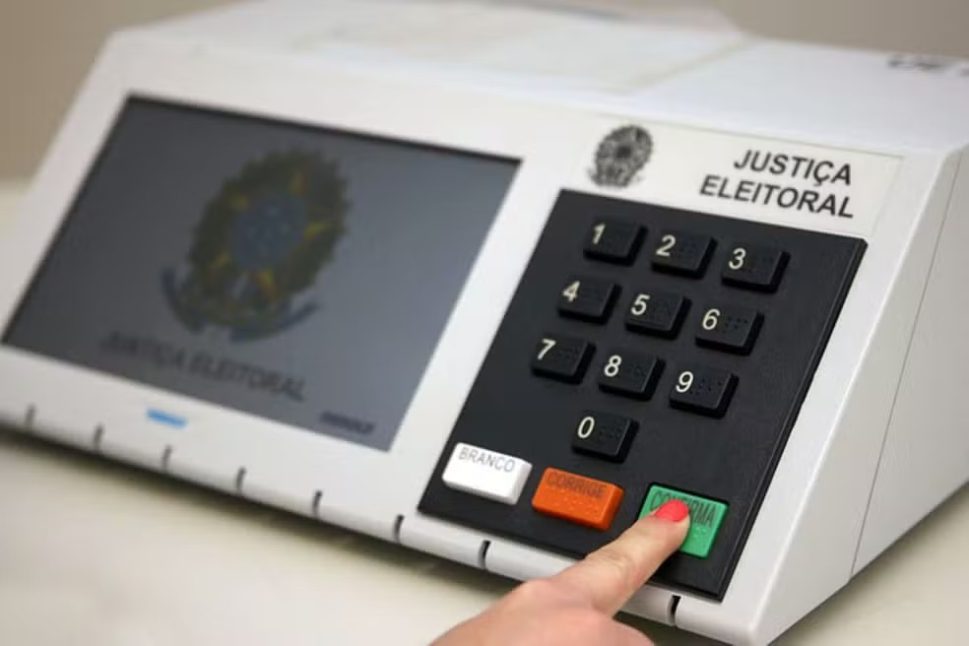 TSE aprova registros de seis candidatos à Presidência da República