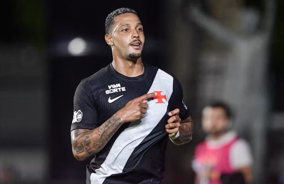 David, do Vasco, é alvo de buscas em investigação sobre tráfico de armas e drogas