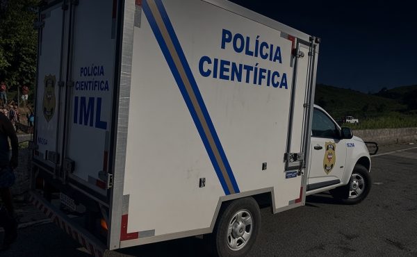 Jovem morre após colidir contra carro, ser arremessado e ficar pendurado em árvore na AL-145