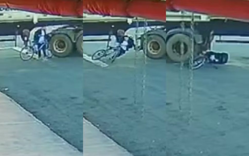[Vídeo] Menino de bicicleta impressiona ao sair andando após caminhão passar por cima e o arrastar