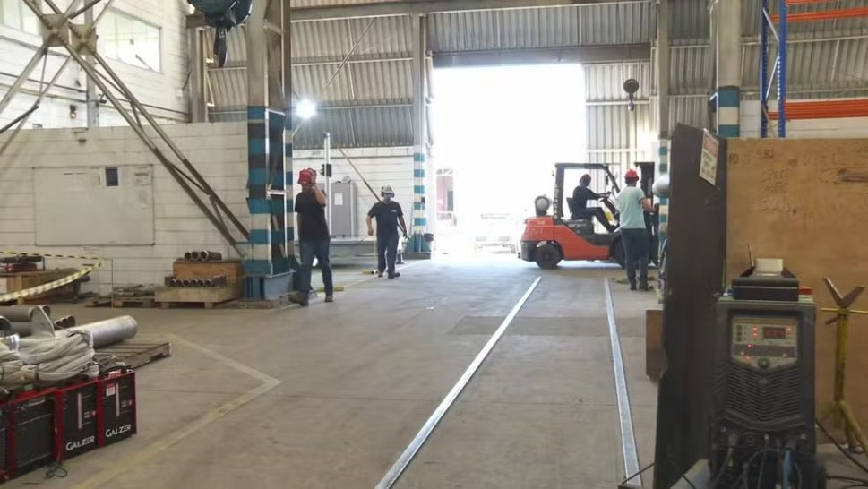 Governo define plano para aplicar R$ 13,5 bilhões em crédito para empresas afetadas por tarifaço e conflitos