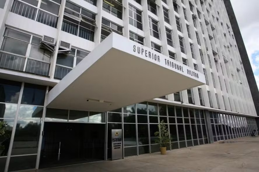 Tenente do Exército perde posto e patente após transmitir HIV intencionalmente para duas mulheres