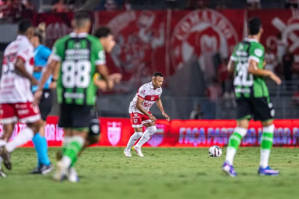 CRB terá desfalque para confronto direto com o Sport