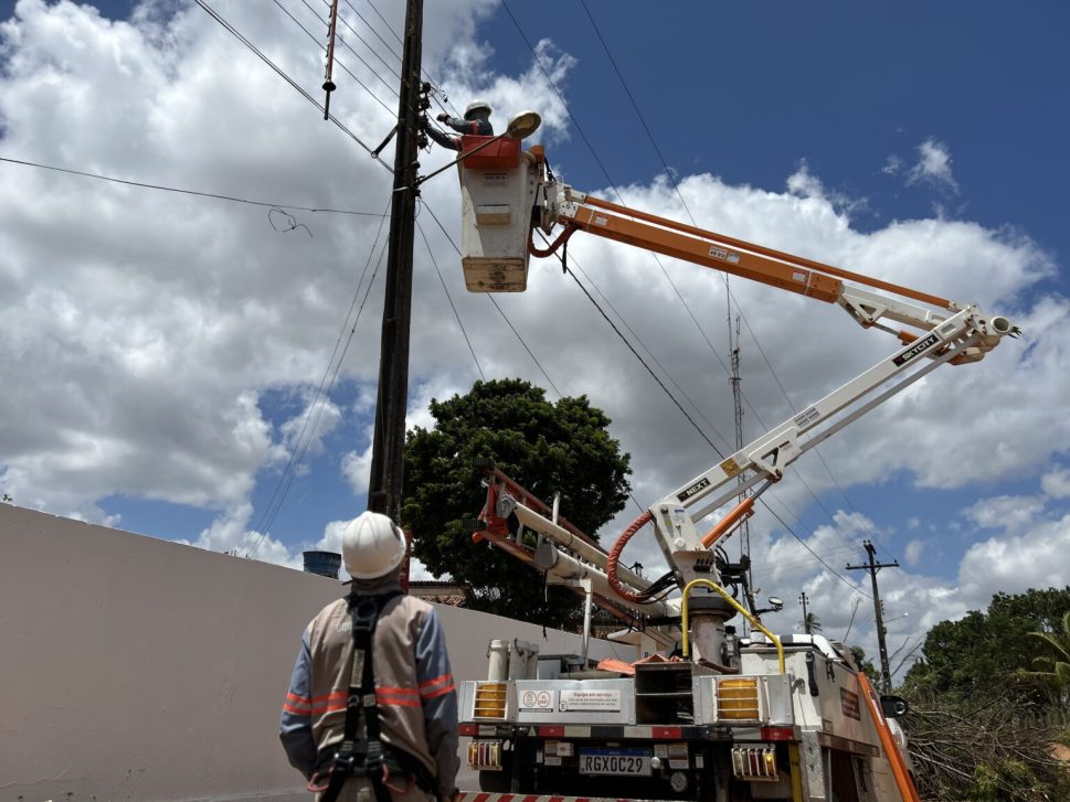 Desligamentos programados ajudam a manter a rede elétrica mais segura e preparada para atender os alagoanos