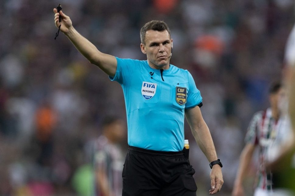 Árbitro Fifa: Mineiro Paulo Cesar Zanovelli comanda CSA x Nacional no duelo do acesso