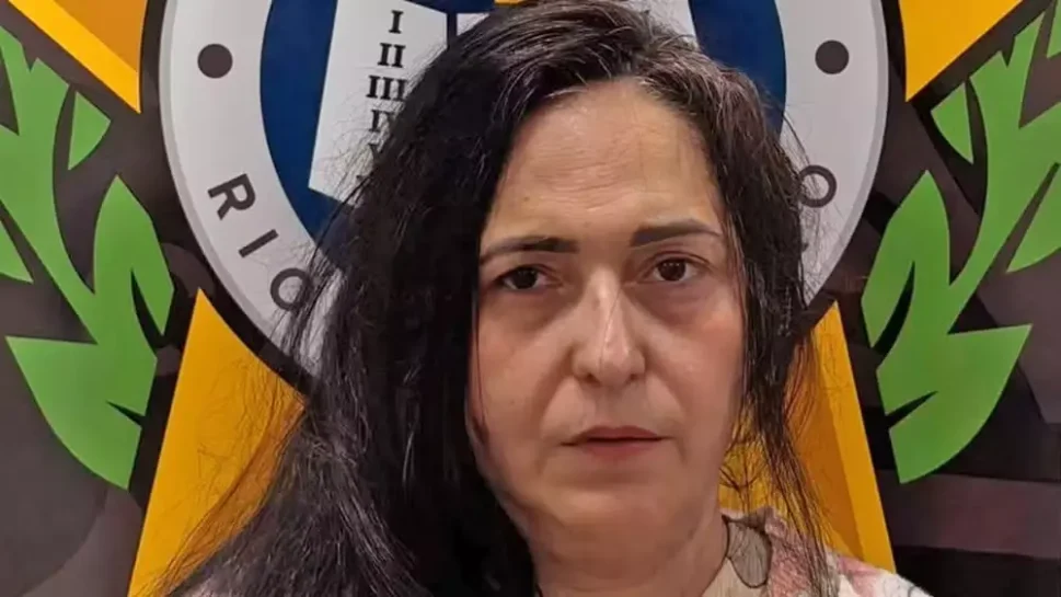 Mulher é presa suspeita de matar a mãe a golpes de martelo após suspeita de traição