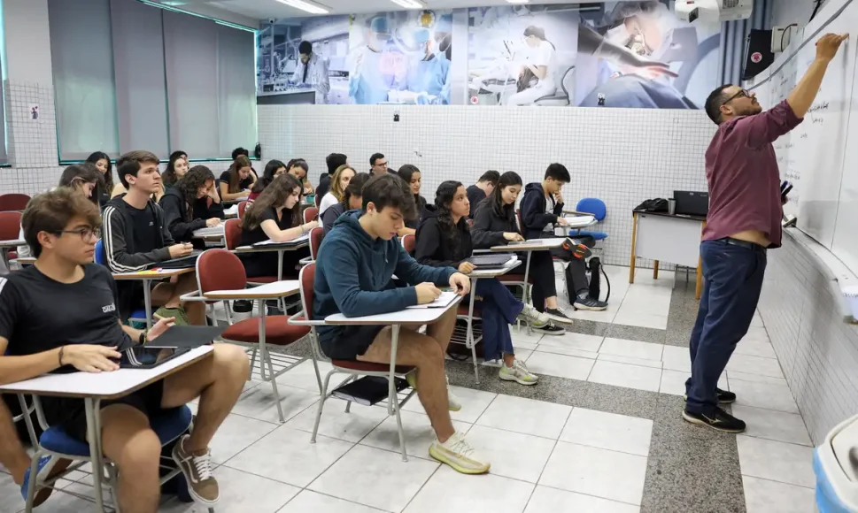 Mais de 625 mil pessoas fazem a Prova Nacional Docente neste domingo