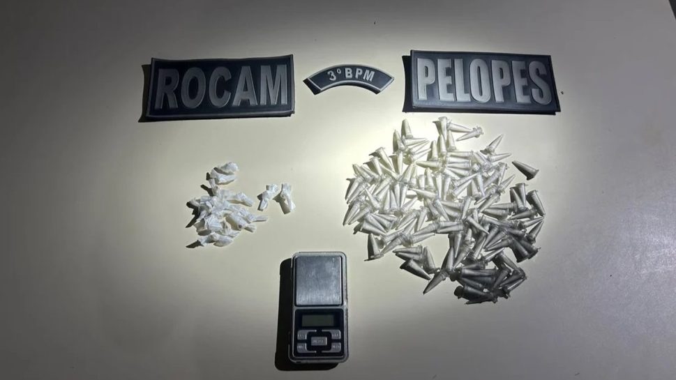 Adolescente é apreendido com 117 pinos de cocaína e 15 pedras de crack, em Arapiraca