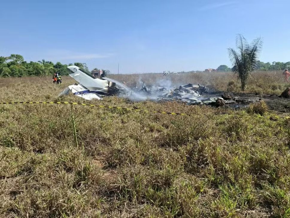 Avião de pequeno porte cai em região isolada do Mato Grosso e deixa três mortos
