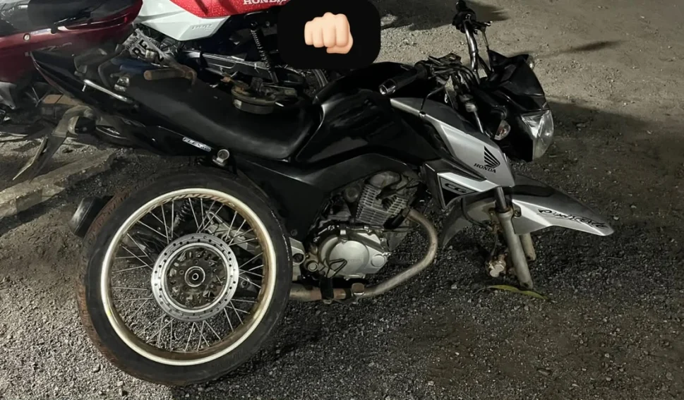 Em Arapiraca, polícia encontra desmanche clandestino após rastrear moto roubada