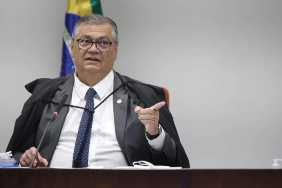 Dino pede vista e STF encerra sessão sem decidir sobre investigação contra Moraes