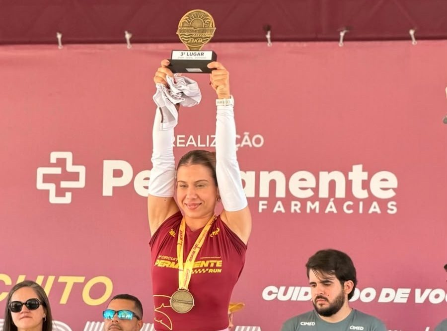 Atleta Jéssica Santos, de Palmeira dos Índios, conquista 3º lugar geral na Meia Maratona da Permanente