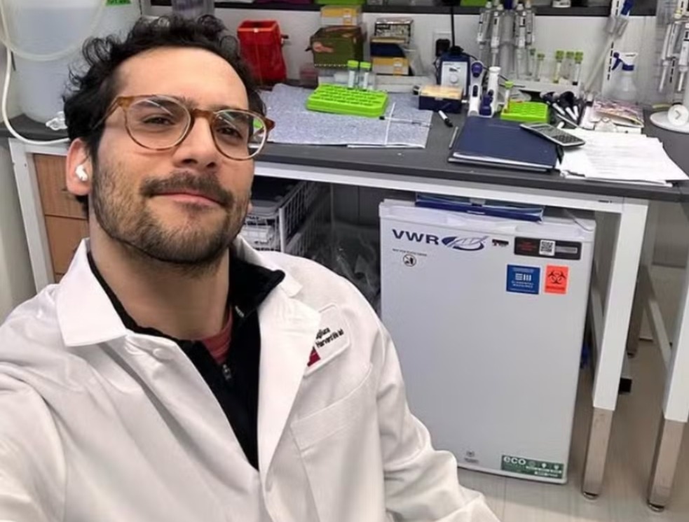 Brasileiro vence prêmio nos EUA por divulgar ciência nas redes sociais