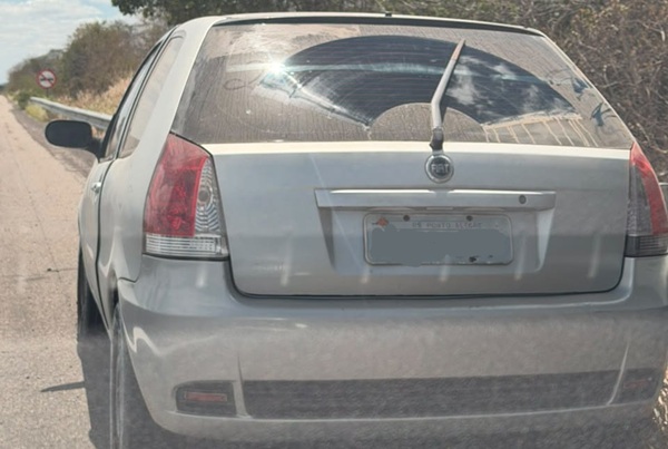 Carro furtado durante a madrugada em Palmeira dos Índios é encontrado em Cacimbinhas