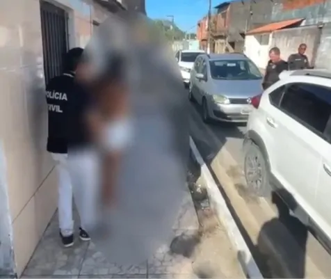 Cuidadora de 26 anos é presa suspeita de dopar idosos e aplicar golpes de R$ 300 mil em Alagoas