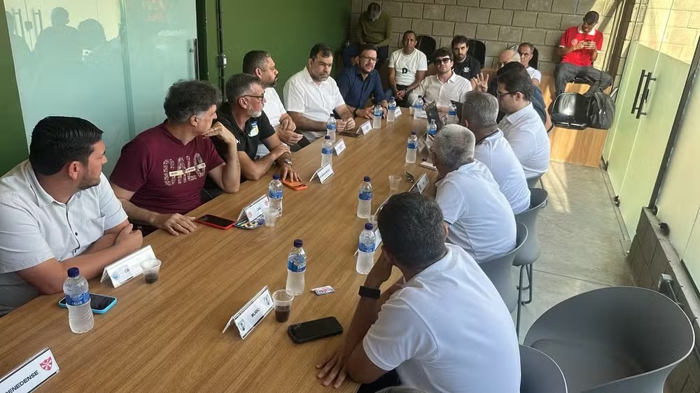 Clubes da 1ª Divisão traçam calendário para 2027; CSA não compareceu a reunião