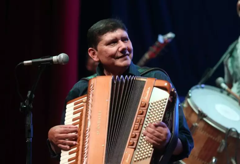 Morre Oswaldinho do Acordeon, referência do forró, aos 72 anos