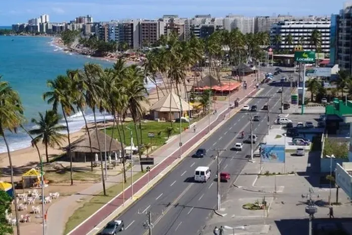 Idoso é preso após agredir vizinha com facão na Pajuçara, em Maceió