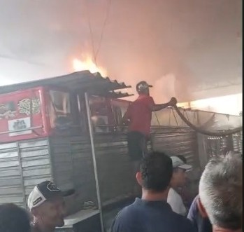 Incêndio atinge Mercado Público de Arapiraca