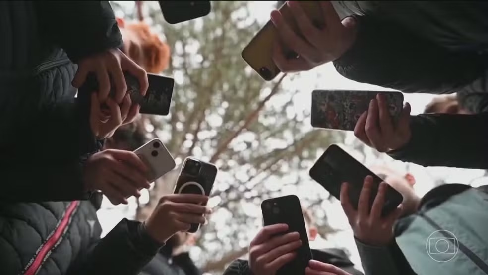 Noruega pretende incluir jogos e plataformas de mensagens em proposta que restringe redes sociais para menores de 16 anos