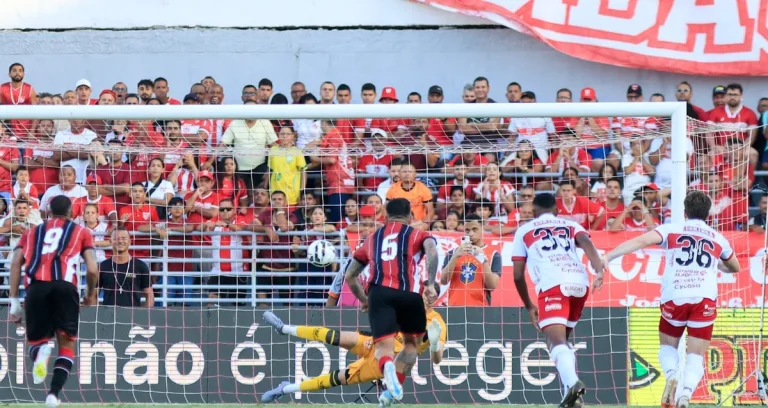CRB 0 x 1 Botafogo; Galo segue fora do G-6 da Série B