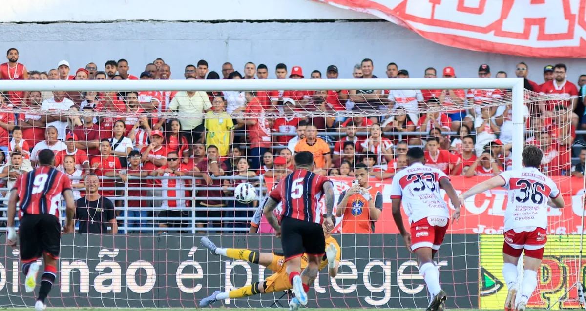 CRB 0 x 1 Botafogo; Galo segue fora do G-6 da Série B