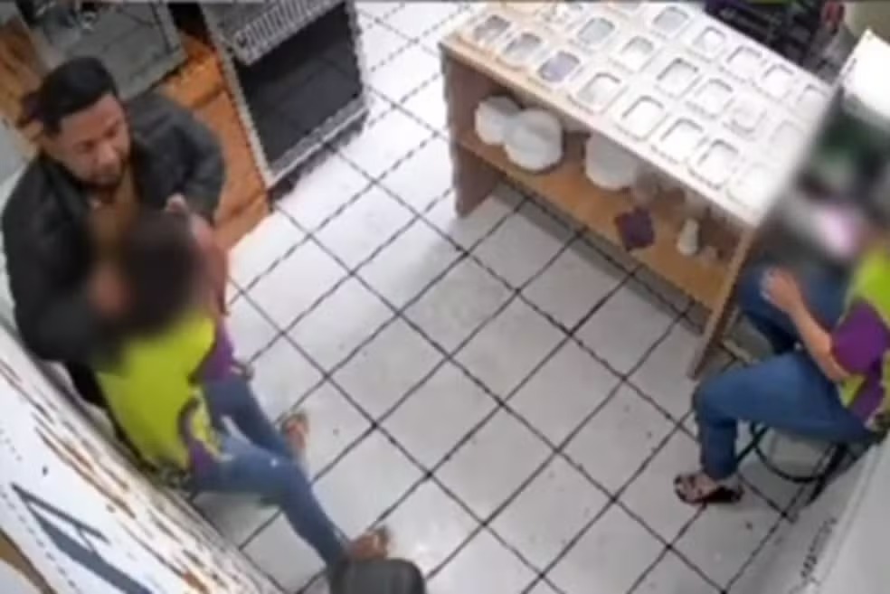 Polícia Civil investiga homem suspeito de agredir ex-companheira no local de trabalho em Alagoas