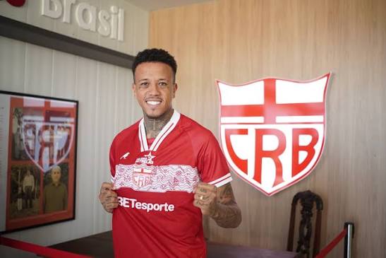 Com microfratura no joelho esquerdo, Luizão e desfalca CRB contra o Londrina